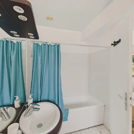 Piscine Privee - Jolie Maison 10 Adultes 2 Enfants